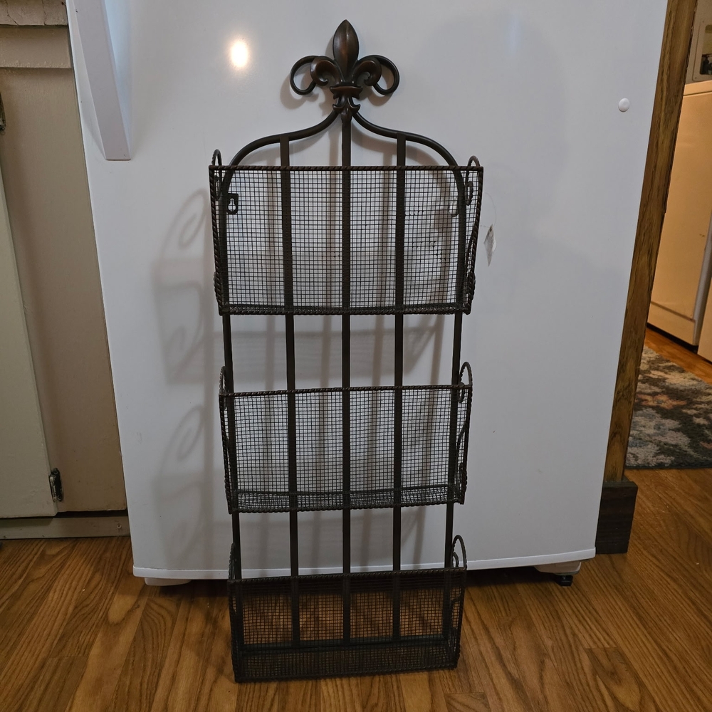 Elegant Black Wall Organizer